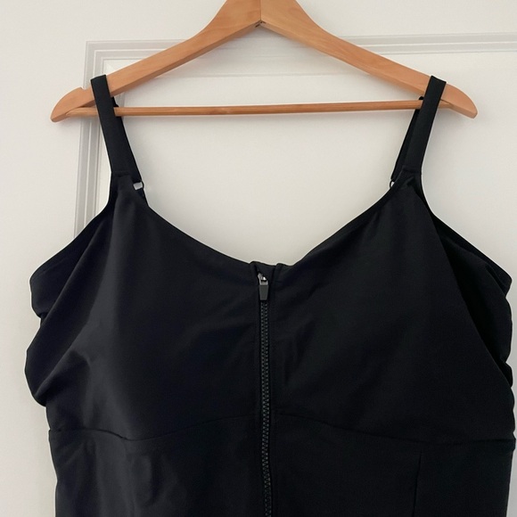 Torrid Corset Shape Swim Zip Front One Piece Swimsuit True Black Wirefree 4X - Picture 9 of 9